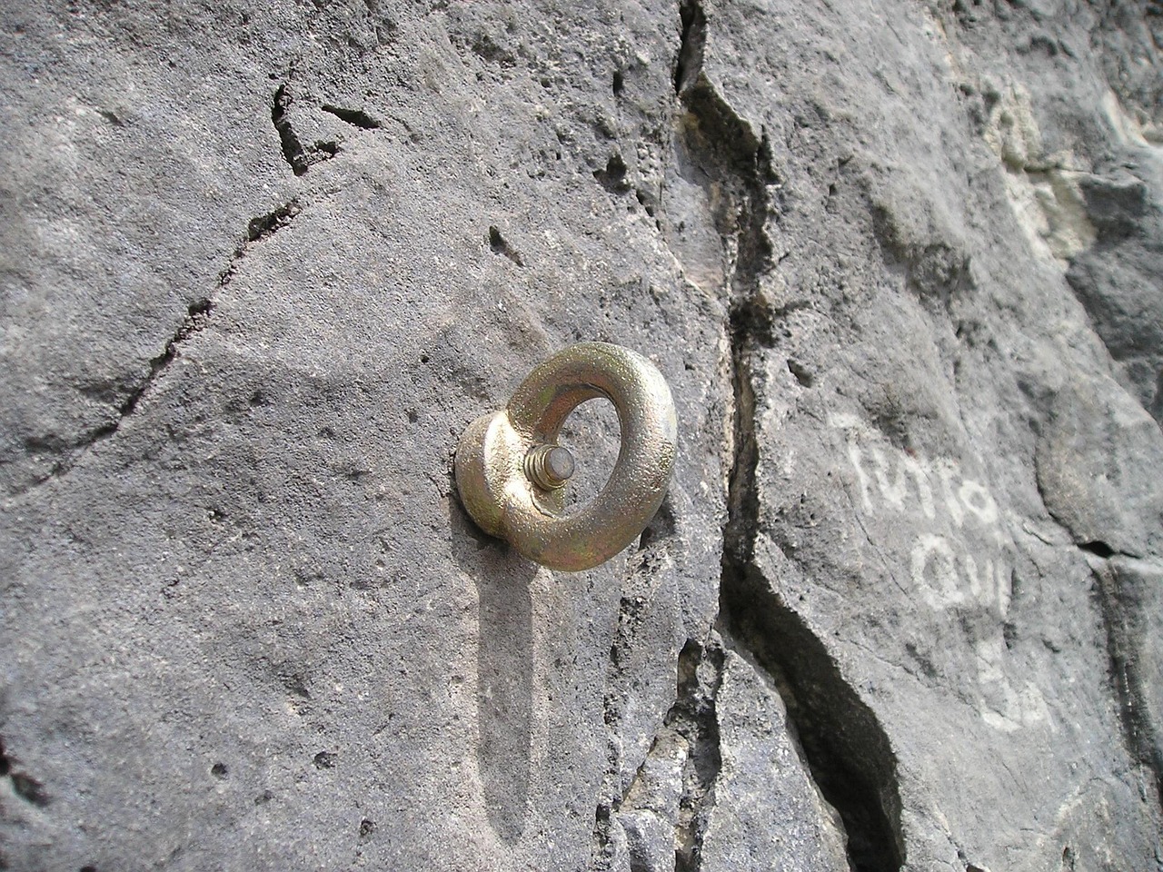 eye-bolt-56401_1280