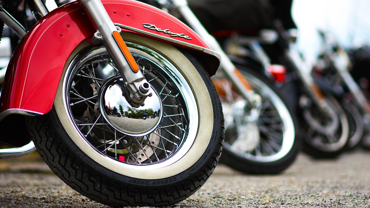 motorcycle-wheel-5746877_1280