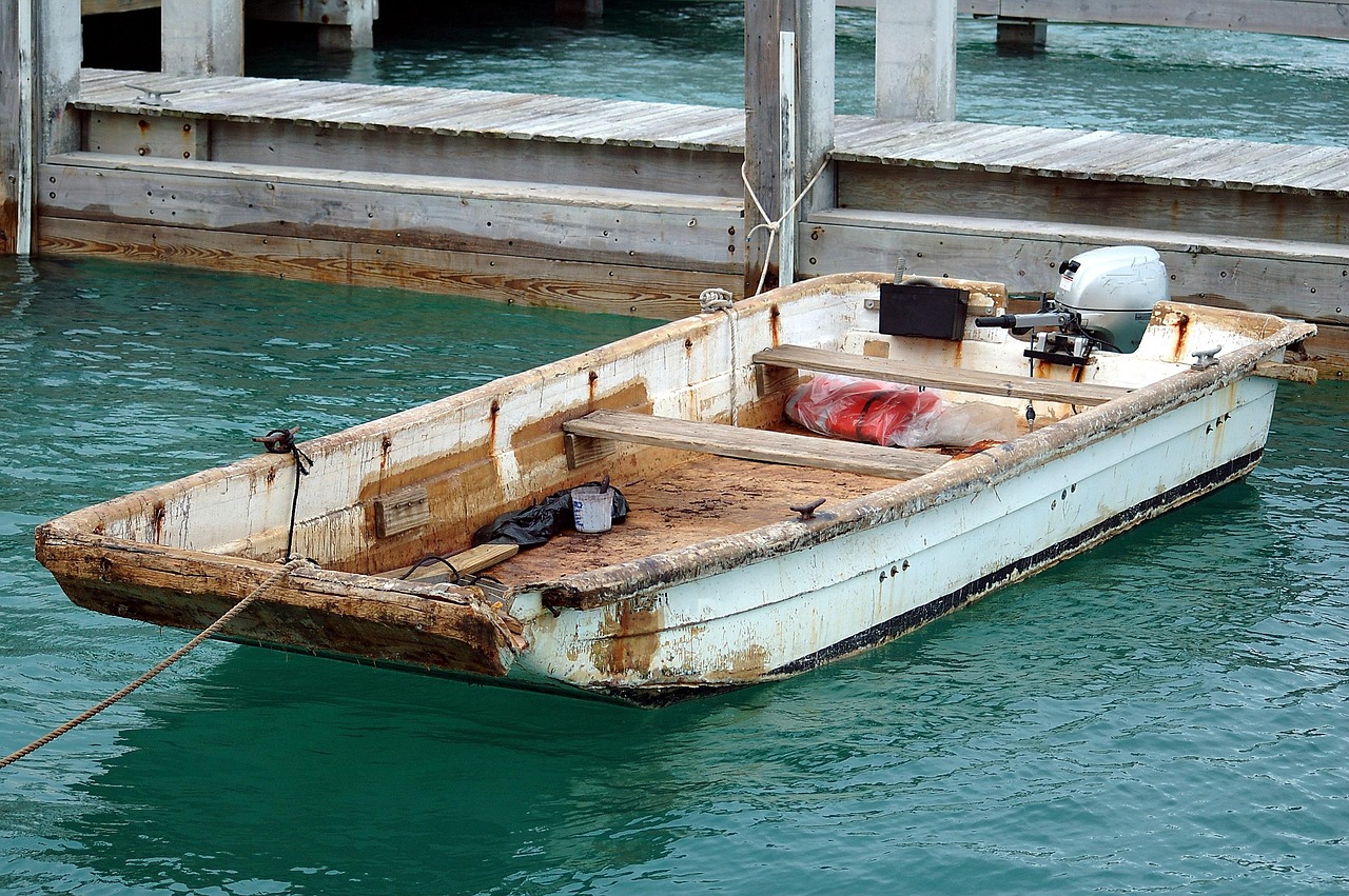 old-grunge-boat-2431509_1280